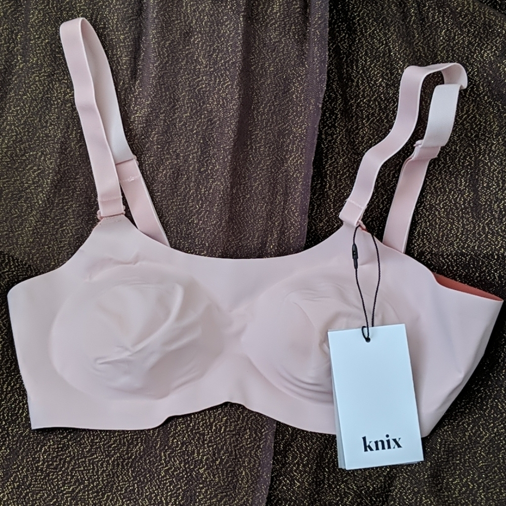 NWT Knix Padded 8-in-1 Evolution bra (wire-free)